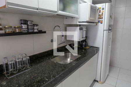 Apartamento à venda com 120m², 3 quartos e 2 vagas Apartamento à venda com 120m², 3 quartos e 2 vagasCozinha e Área de Serviço