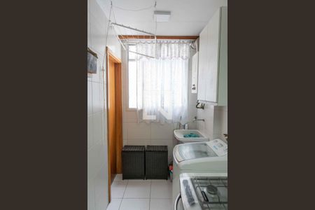 Apartamento à venda com 120m², 3 quartos e 2 vagas Apartamento à venda com 120m², 3 quartos e 2 vagasCozinha e Área de Serviço