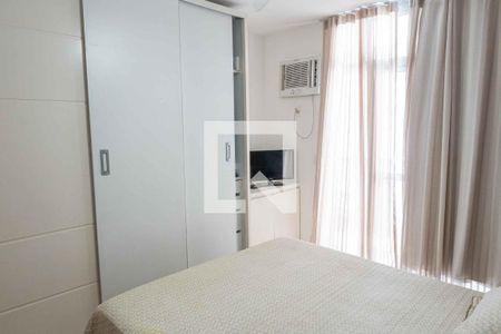 Apartamento à venda com 120m², 3 quartos e 2 vagas Apartamento à venda com 120m², 3 quartos e 2 vagasSuíte