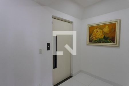 Apartamento para alugar com 120m², 3 quartos e 2 vagas Apartamento para alugar com 120m², 3 quartos e 2 vagasHall de entrada no andar