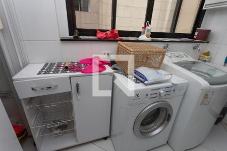 Apartamento para alugar com 120m², 3 quartos e 2 vagas Apartamento para alugar com 120m², 3 quartos e 2 vagasÁrea de serviço