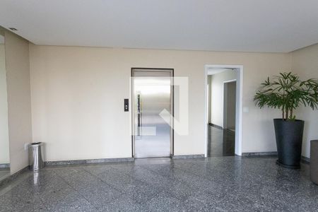 Apartamento para alugar com 120m², 3 quartos e 2 vagas Apartamento para alugar com 120m², 3 quartos e 2 vagasHall social