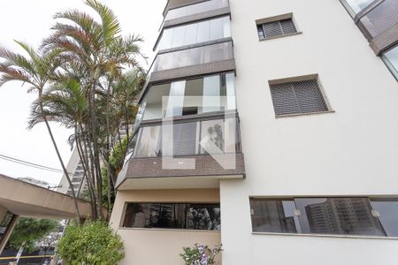 Apartamento para alugar com 120m², 3 quartos e 2 vagas Apartamento para alugar com 120m², 3 quartos e 2 vagasFachada do bloco