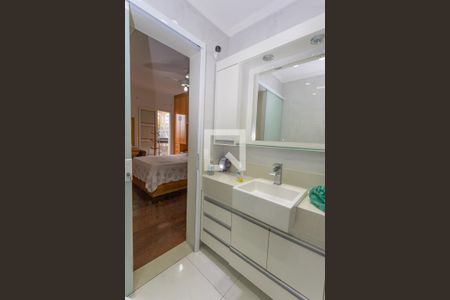 Apartamento para alugar com 120m², 3 quartos e 2 vagas Apartamento para alugar com 120m², 3 quartos e 2 vagasBanheiro da suíte