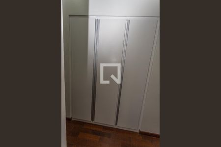 Apartamento para alugar com 120m², 3 quartos e 2 vagas Apartamento para alugar com 120m², 3 quartos e 2 vagasArmário no corredor