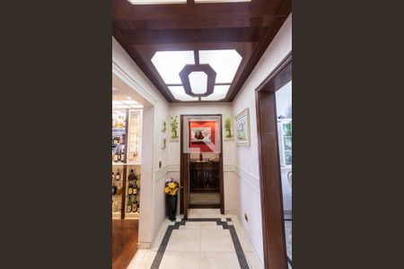 Apartamento à venda com 167m², 4 quartos e 3 vagas Apartamento à venda com 167m², 4 quartos e 3 vagasHall