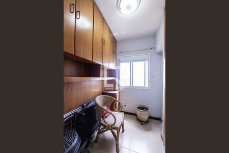 Apartamento à venda com 167m², 4 quartos e 3 vagas Apartamento à venda com 167m², 4 quartos e 3 vagasQuarto de Serviço