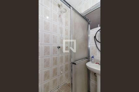 Banheiro de kitnet/studio à venda com 0 quarto, 21m² em Menino Deus, Porto Alegre