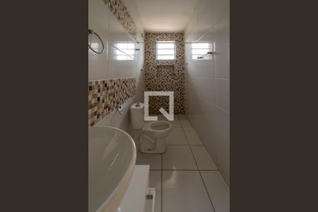 Banheiro da Suíte de casa à venda com 2 quartos, 135m² em Jardim Silvia, Guarulhos