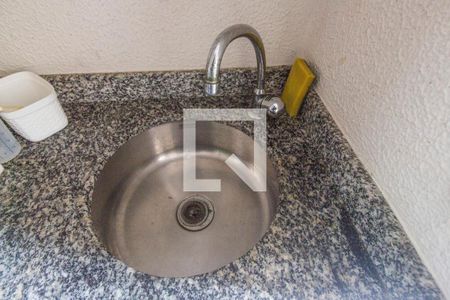 Detalhe de apartamento para alugar com 3 quartos, 74m² em Jardim Tupanci, Barueri