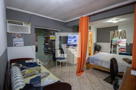 Suite de casa à venda com 7 quartos, 150m² em Vila Curuçá, São Paulo