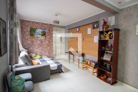 Sala de casa à venda com 7 quartos, 150m² em Vila Curuçá, São Paulo