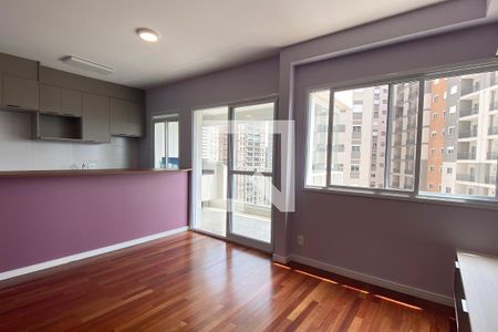 Sala de apartamento para alugar com 1 quarto, 50m² em Alphaville Empresarial, Barueri