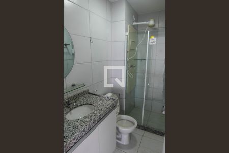 Banheiro de apartamento para alugar com 2 quartos, 51m² em Santo Amaro, Recife