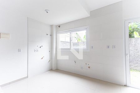 Sala e cozinha de casa de condomínio à venda com 2 quartos, 76m² em Industrial, Novo Hamburgo