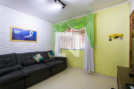 Sala de estar de casa à venda com 3 quartos, 175m² em Jardim do Estádio, Santo André