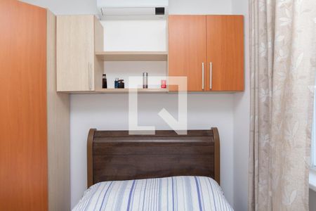 Quarto 1 de apartamento à venda com 2 quartos, 52m² em Passo da Areia, Porto Alegre