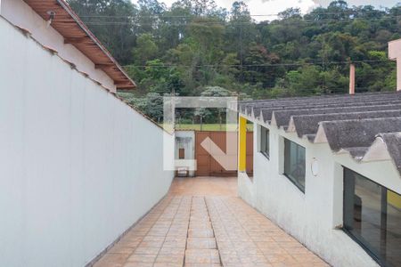 Casa à venda com 160m², 2 quartos e 4 vagas Casa à venda com 160m², 2 quartos e 4 vagasQuintal