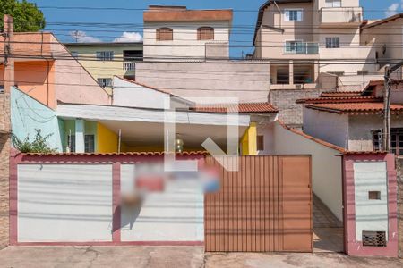 Casa à venda com 160m², 2 quartos e 4 vagas Casa à venda com 160m², 2 quartos e 4 vagasFachada