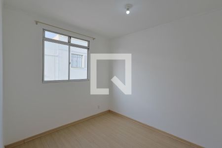 Quarto 2 de apartamento para alugar com 2 quartos, 45m² em Cabral, Contagem