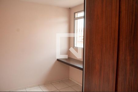 quarto 2 de casa para alugar com 3 quartos, 113m² em Xangri-lá, Contagem