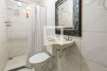 Banheiro de casa para alugar com 1 quarto, 45m² em Rio Comprido, Rio de Janeiro