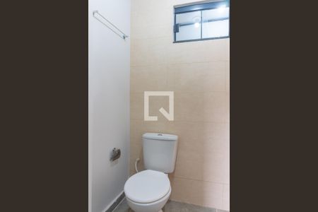 Banheiro Social de kitnet/studio para alugar com 1 quarto, 28m² em Setor Residencial Oeste (são Sebastião), Brasília