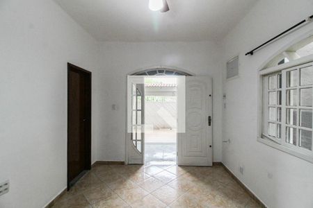 Sala de casa para alugar com 2 quartos, 160m² em Jardim Santa Eugenia, Nova Iguaçu