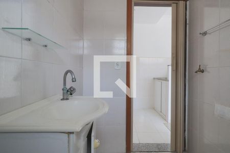 Banheiro de apartamento para alugar com 1 quarto, 45m² em Vila Canero, São Paulo