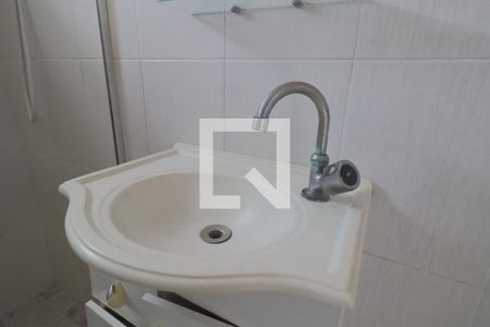 Banheiro de apartamento para alugar com 1 quarto, 45m² em Vila Canero, São Paulo