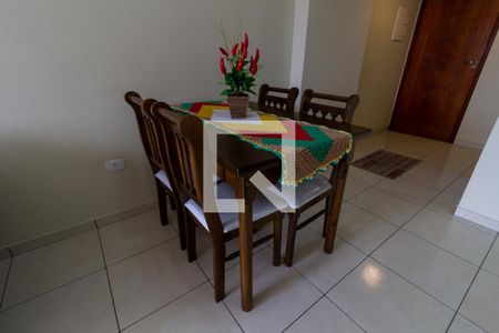 Detalhe da sala de apartamento para alugar com 1 quarto, 61m² em Caiçara, Praia Grande