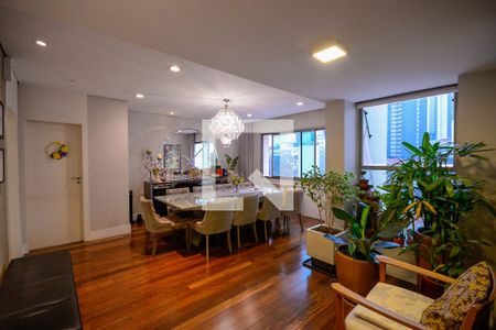 Sala de apartamento à venda com 4 quartos, 253m² em Aclimação, São Paulo