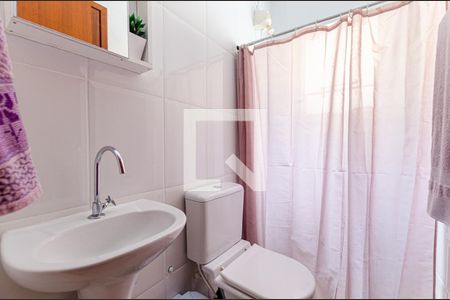Banheiro da Suíte 1 de casa de condomínio à venda com 5 quartos, 250m² em Charitas, Niterói