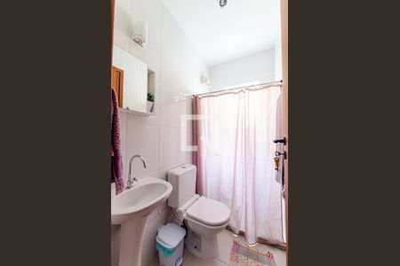 Banheiro da Suíte 1 de casa de condomínio para alugar com 5 quartos, 250m² em Charitas, Niterói