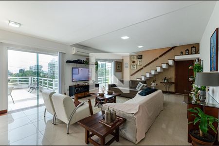 Sala de casa de condomínio para alugar com 5 quartos, 250m² em Charitas, Niterói