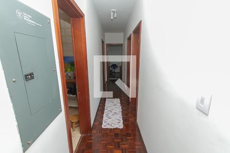 Corredor de apartamento à venda com 3 quartos, 136m² em Higienópolis, Porto Alegre
