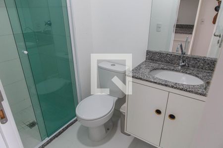 Banheiro de kitnet/studio para alugar com 1 quarto, 23m² em Quarta Parada, São Paulo