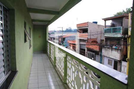 Varanda de casa à venda com 5 quartos, 186m² em Jardim Silvia, Guarulhos