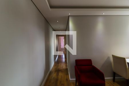Corredor de apartamento à venda com 3 quartos, 70m² em Vila Suzana, São Paulo