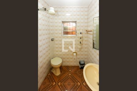 Banheiro Social de casa à venda com 3 quartos, 200m² em Jardim Elba, São Paulo