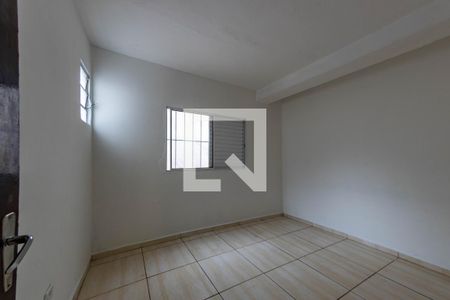 Quarto 1 de casa para alugar com 2 quartos, 50m² em Vila Lucia, São Paulo