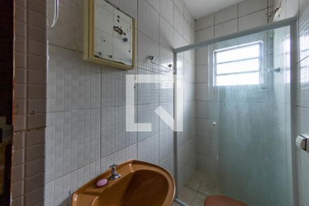 Banheiro de casa para alugar com 2 quartos, 50m² em Parque das Flores, São Paulo