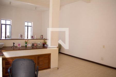 Casa à venda com 291m², 3 quartos e 1 vagasala