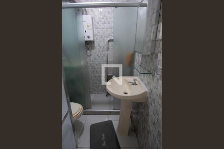 Banheiro de kitnet/studio para alugar com 1 quarto, 20m² em Copacabana, Rio de Janeiro