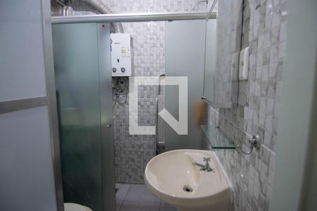 Banheiro de kitnet/studio para alugar com 1 quarto, 20m² em Copacabana, Rio de Janeiro