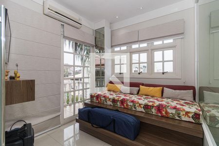 Area Relax de casa à venda com 3 quartos, 365m² em Vila Ipiranga, Porto Alegre