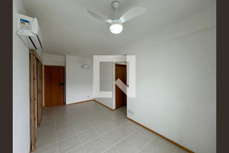 Sala de apartamento para alugar com 2 quartos, 68m² em Recreio dos Bandeirantes, Rio de Janeiro