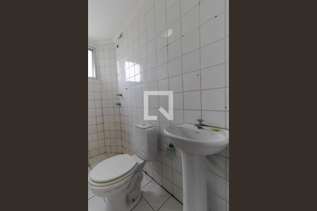 Banheiro de apartamento à venda com 2 quartos, 46m² em Vila Pompéia, Campinas