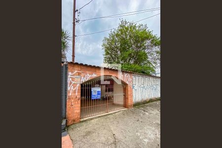 Casa para alugar com 178m², 3 quartos e 1 vaga Casa para alugar com 178m², 3 quartos e 1 vagaFachada