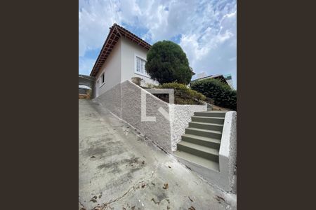 Casa à venda com 3 quartos, 110m² em Castelo, Belo Horizonte